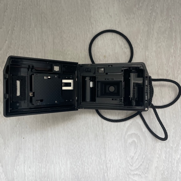 Pentax Mini Sport AF-K 35mm Film Camera - Picture 5 of 6